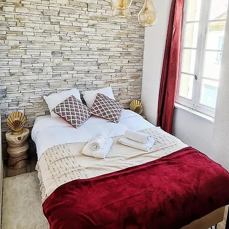 N2 Barbacane-pieds Cité-bohème Chic-clim Mobile * Carcassonne